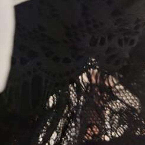 Black Contrast Eyelash Lace Flounce Sleeve Blouse - Picture 8 of 8